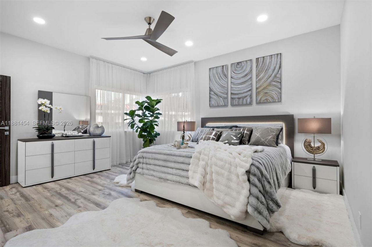 1155 Tyler St, Hollywood, FL 33019 Photo