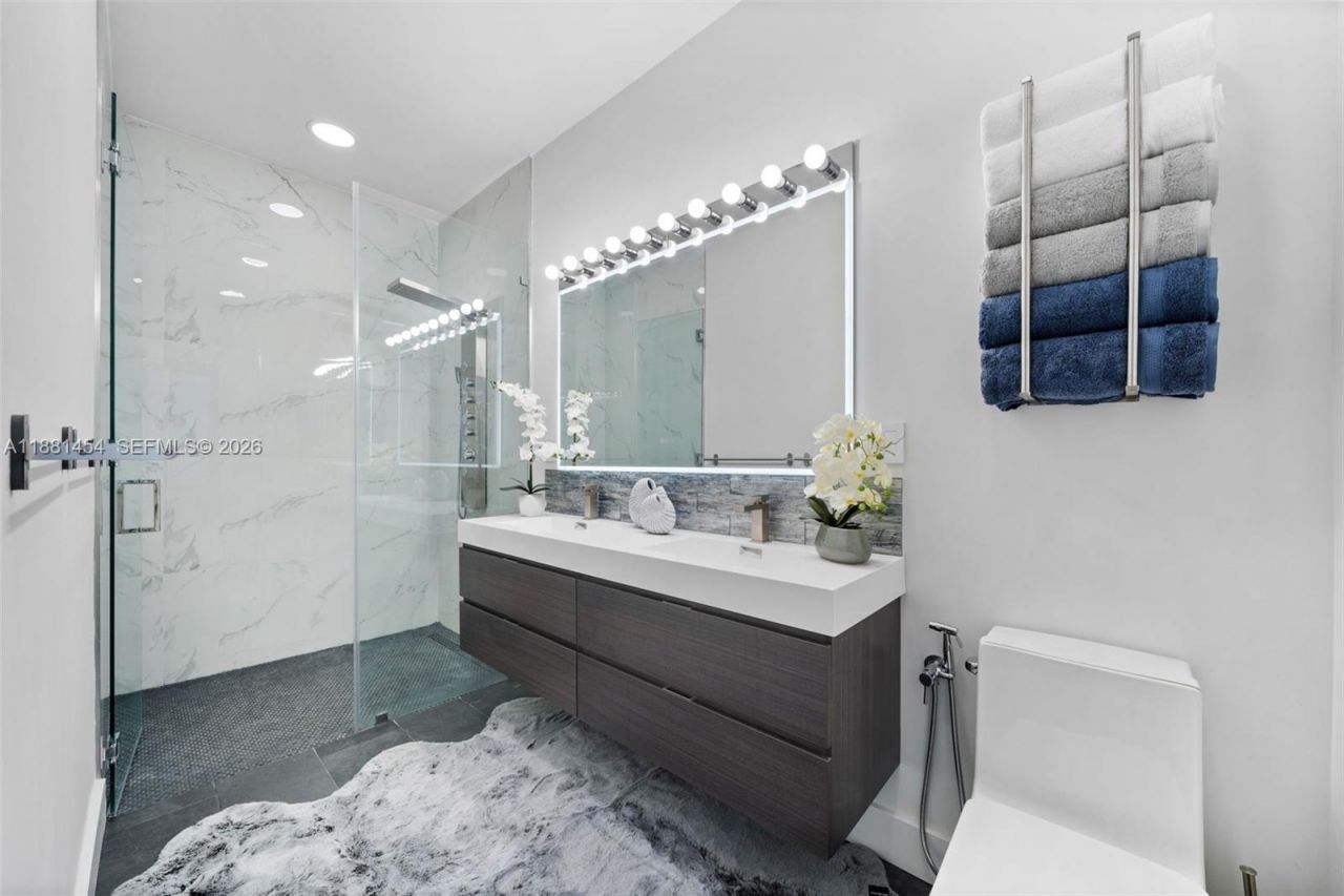 1155 Tyler St, Hollywood, FL 33019 Photo