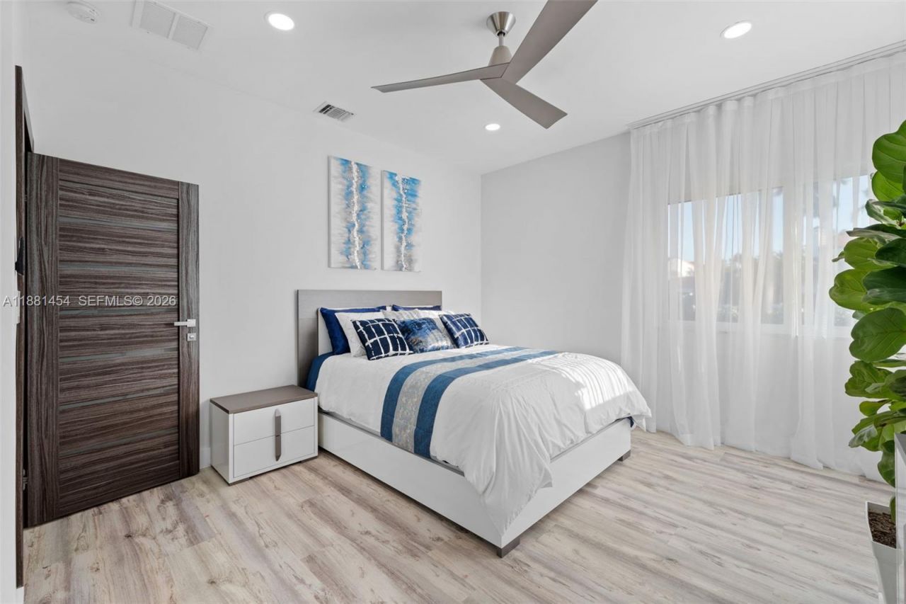 1155 Tyler St, Hollywood, FL 33019 Photo