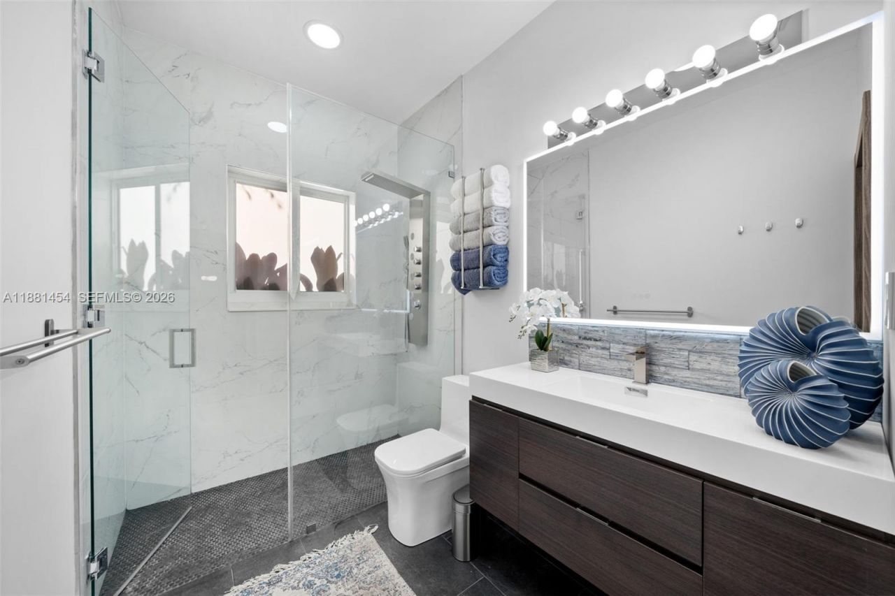 1155 Tyler St, Hollywood, FL 33019 Photo