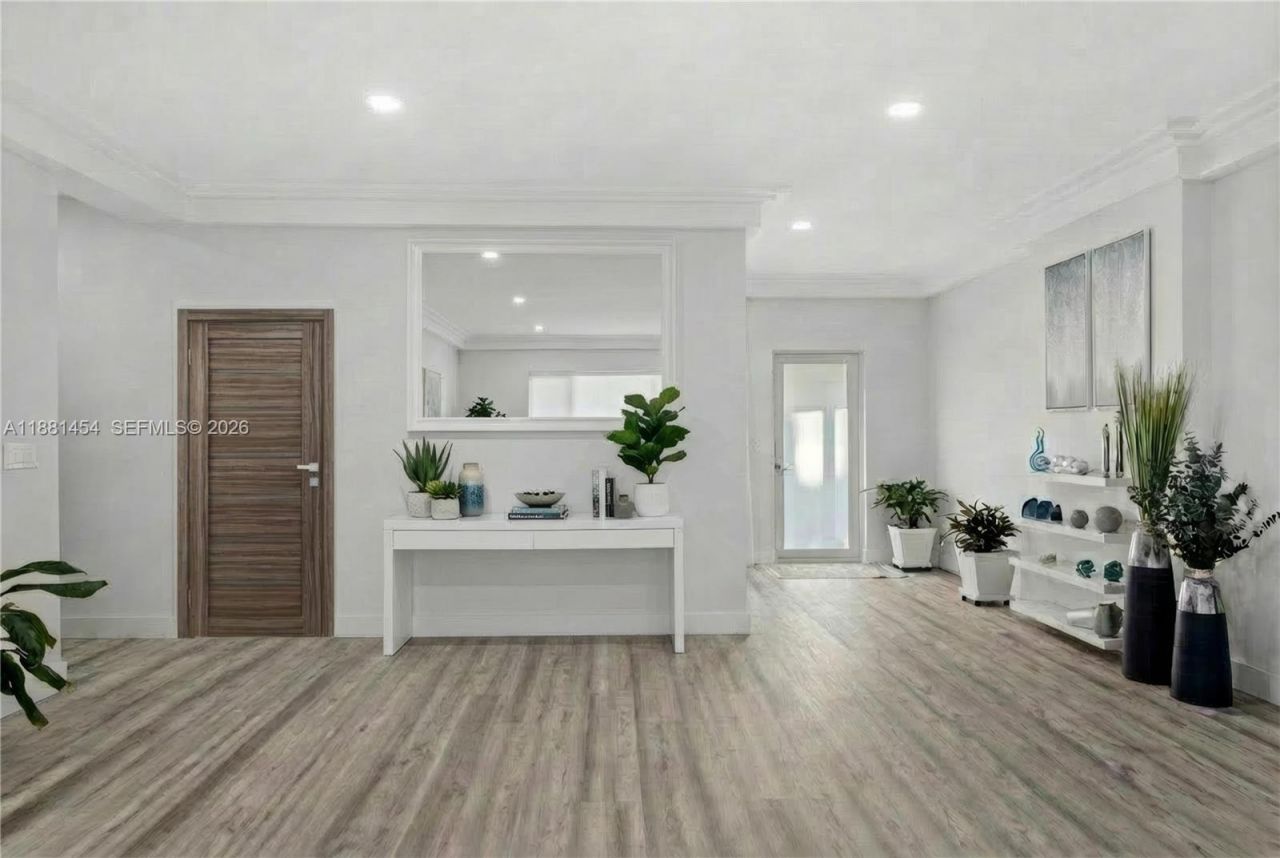 1155 Tyler St, Hollywood, FL 33019 Photo