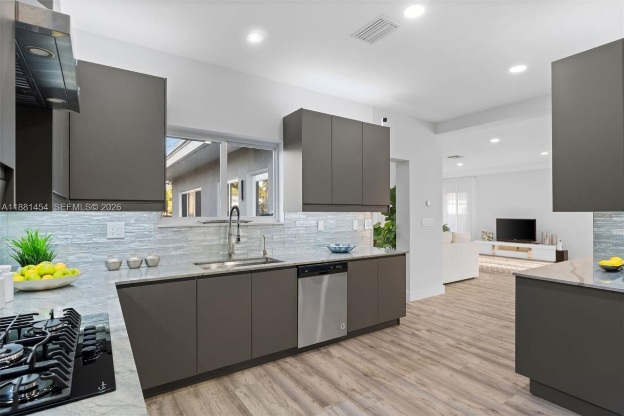 1155 Tyler St, Hollywood, FL 33019 Photo