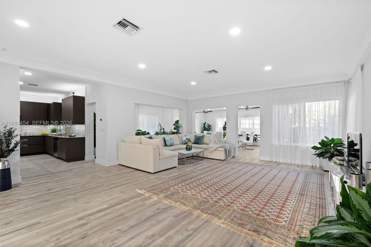 1155 Tyler St, Hollywood, FL 33019 Photo