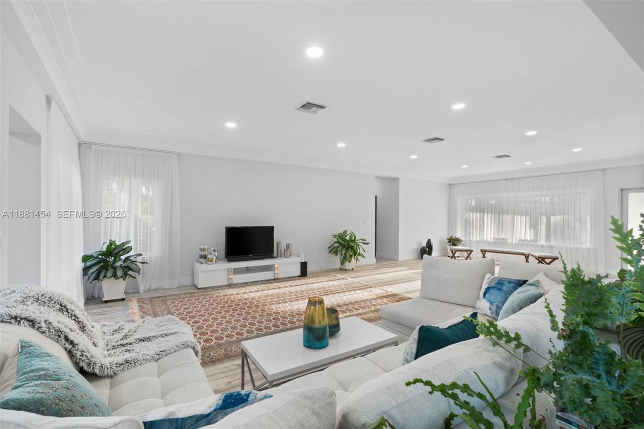 1155 Tyler St, Hollywood, FL 33019 Photo