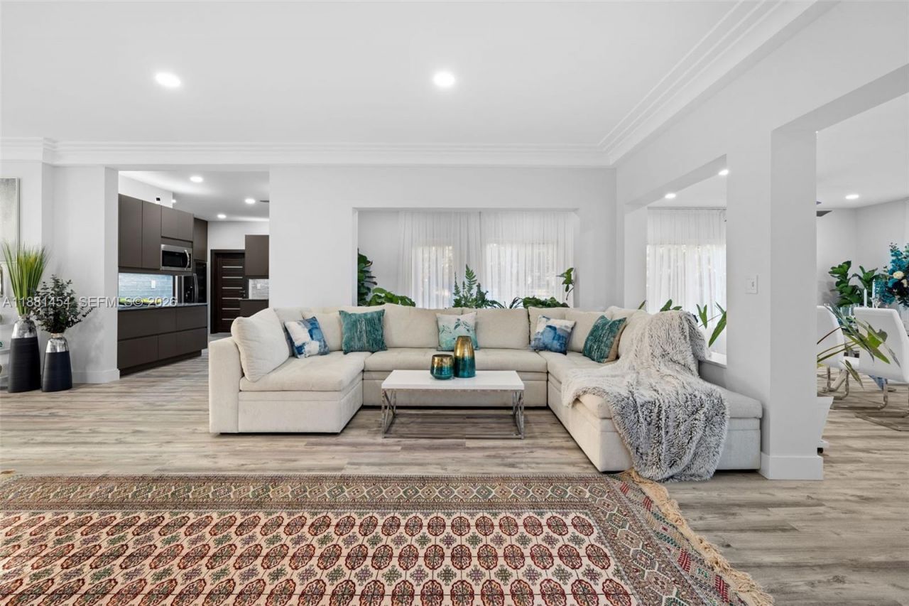 1155 Tyler St, Hollywood, FL 33019 Photo