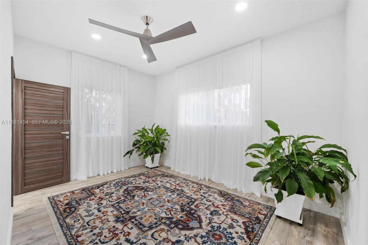 1155 Tyler St, Hollywood, FL 33019 Photo