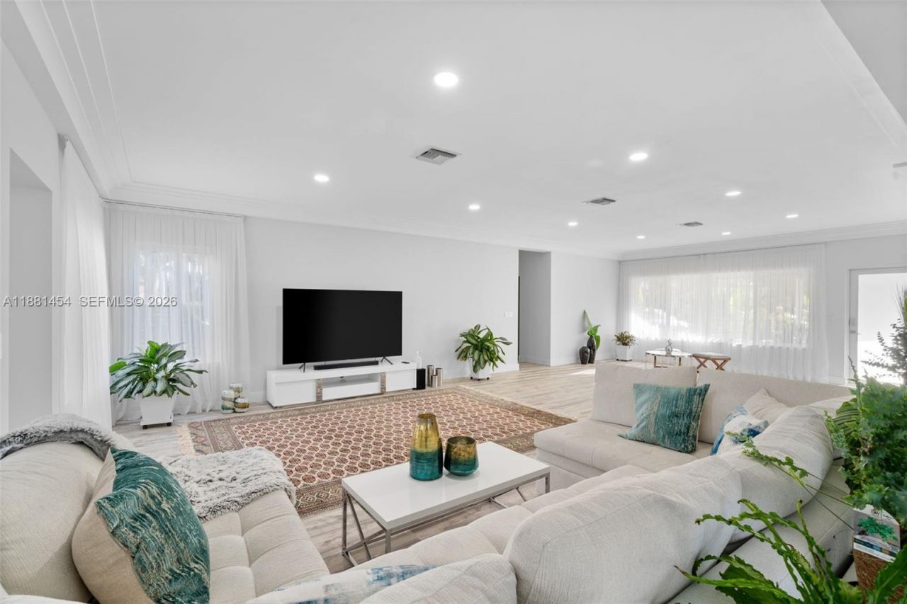 1155 Tyler St, Hollywood, FL 33019 Photo