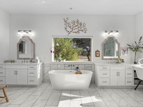 22050 Hanging Oak, San Antonio, TX 78266