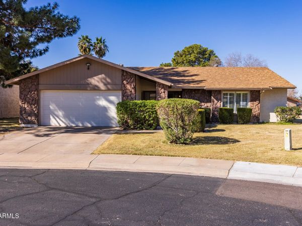 579 Leisure World, Mesa, AZ 85206