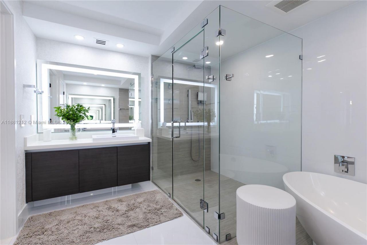 300 Sunny Isles Blvd, Unit 4-1508, Sunny Isles Beach, FL 33160 Photo