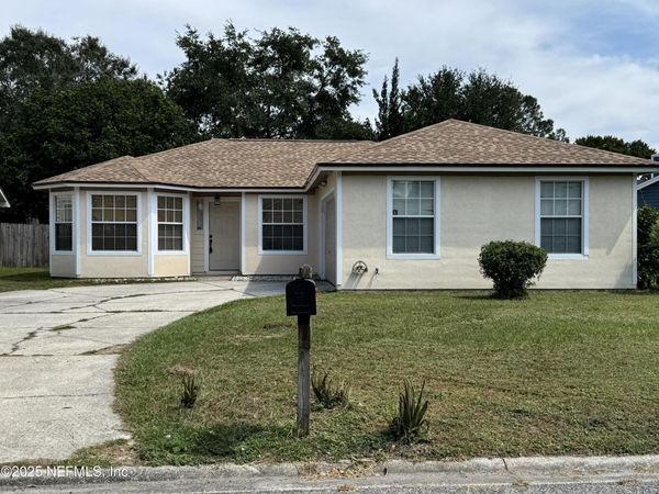 8139 FIELDSIDE Drive W, Jacksonville, FL 32244