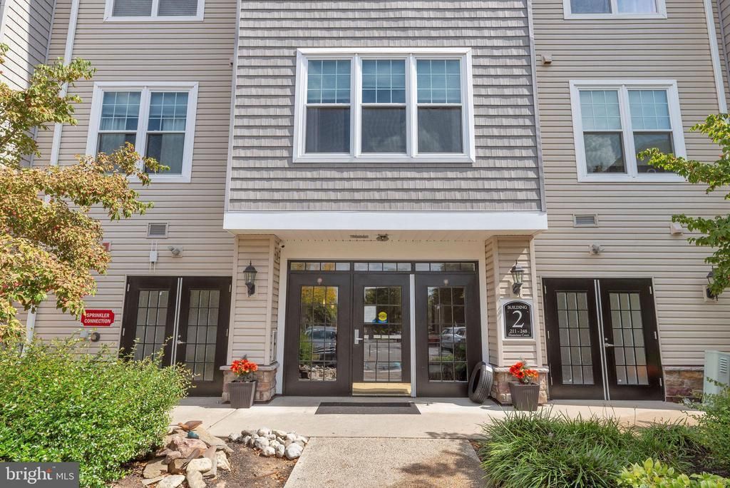 222 Masterson Court, Ewing, NJ 08618 Main Photo