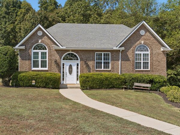 1436 Grassland Dr, Ashland City, TN 37015