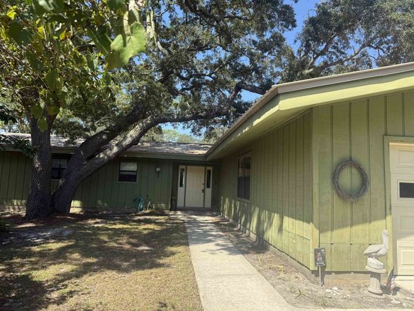 17 S Bayshore Drive, East Point, FL 32328