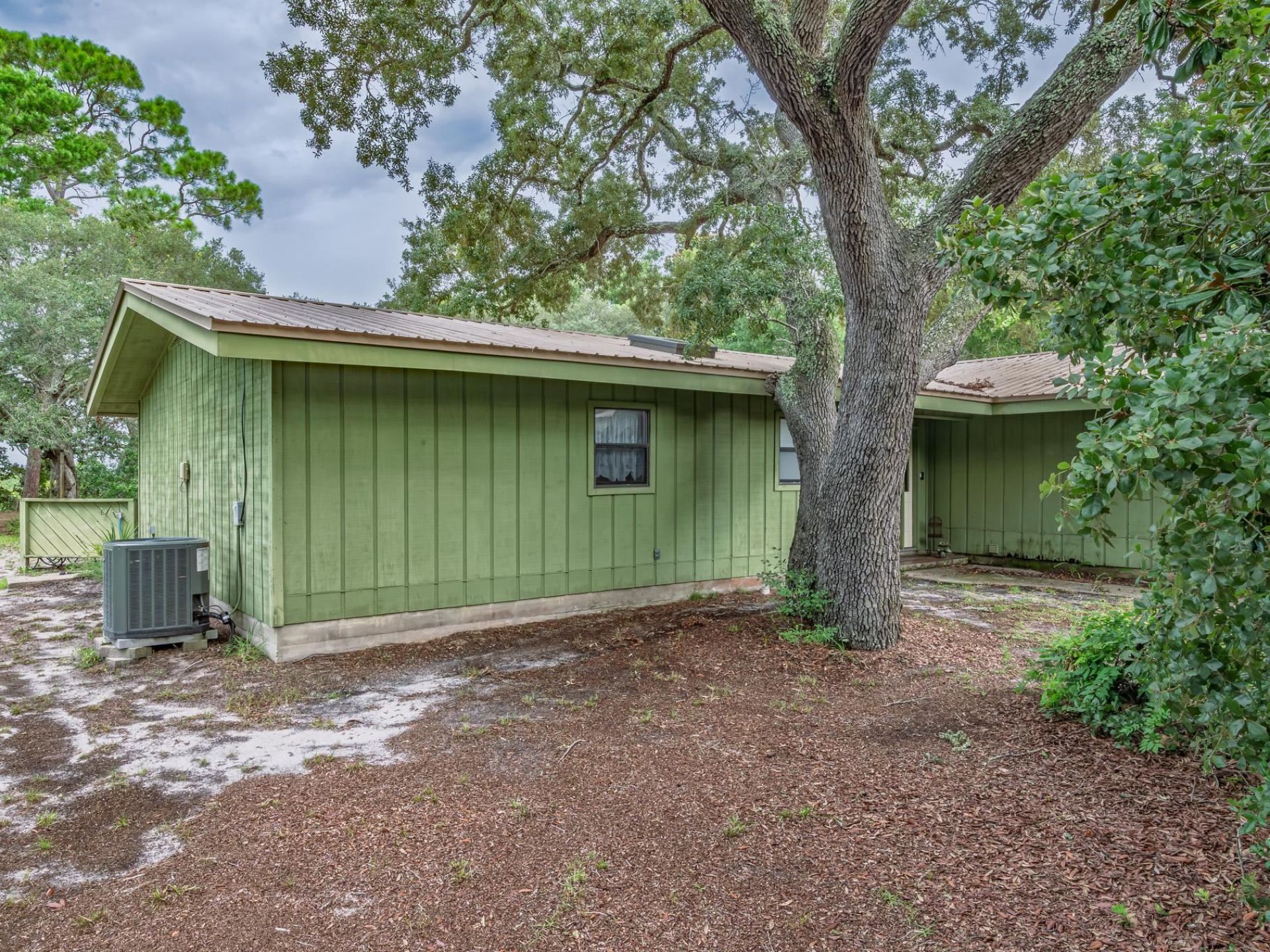17 S Bayshore Drive, East Point, FL 32328 Photo