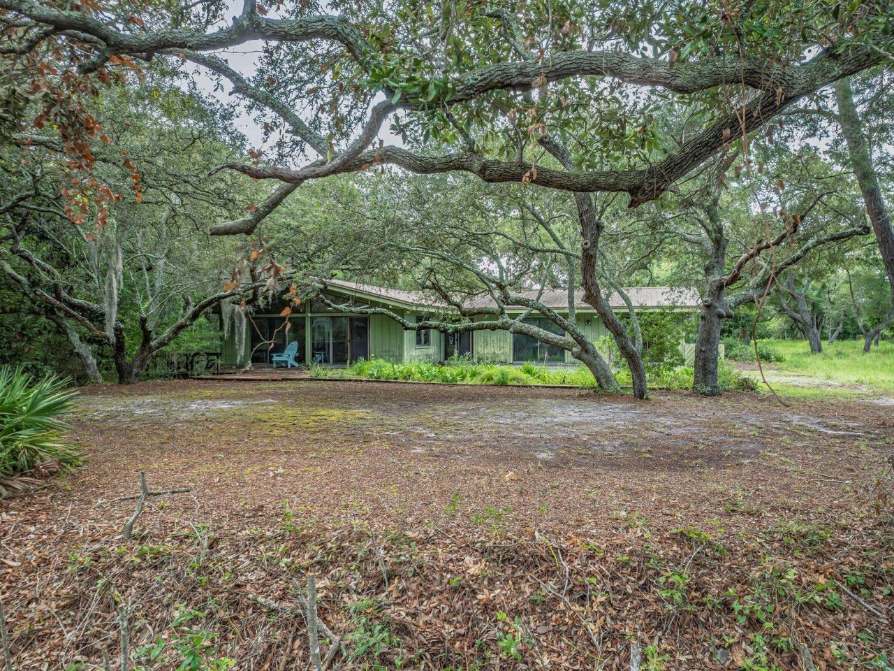 17 S Bayshore Drive, East Point, FL 32328 Photo