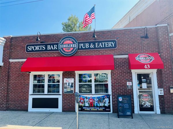 43 W Hoffman Avenue, Lindenhurst, NY 11757