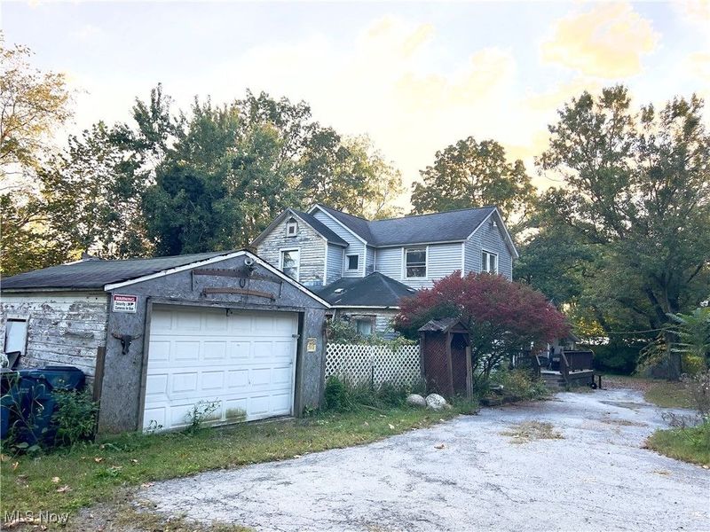 825 Youngstown Lowellville Road, Lowellville, OH 44436 Photo 3