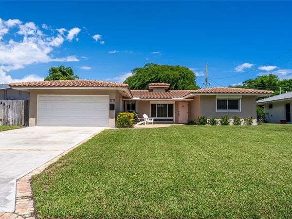 1711 NE 40th Ct, Oakland Park, FL 33334