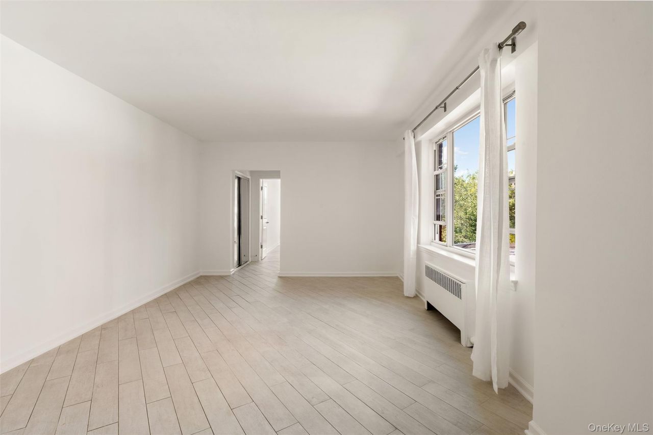 220 Pelham Road, Unit 2L, New Rochelle, NY 10805 Main Photo