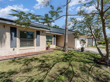 712 HAZY MEADOW COURT, BRANDON, FL 33510