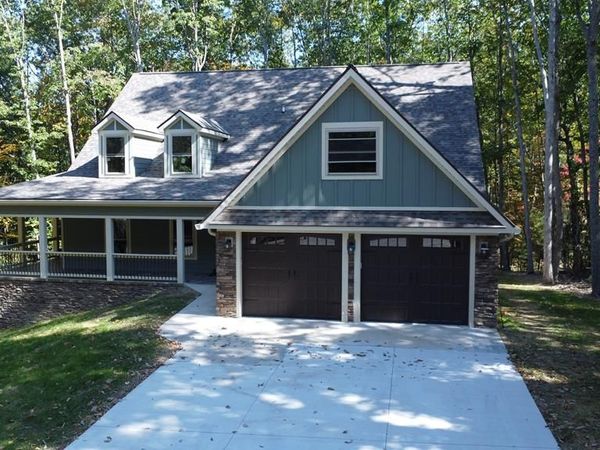 128 MONTGOMERY LANE, DANIELS, WV 25832
