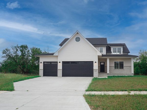 110 NW Alderleaf Drive, Waukee, IA 50263