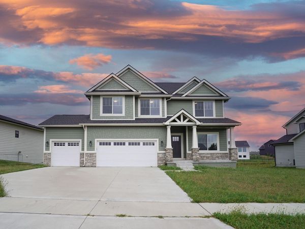 65 NW Alderleaf Drive, Waukee, IA 50263