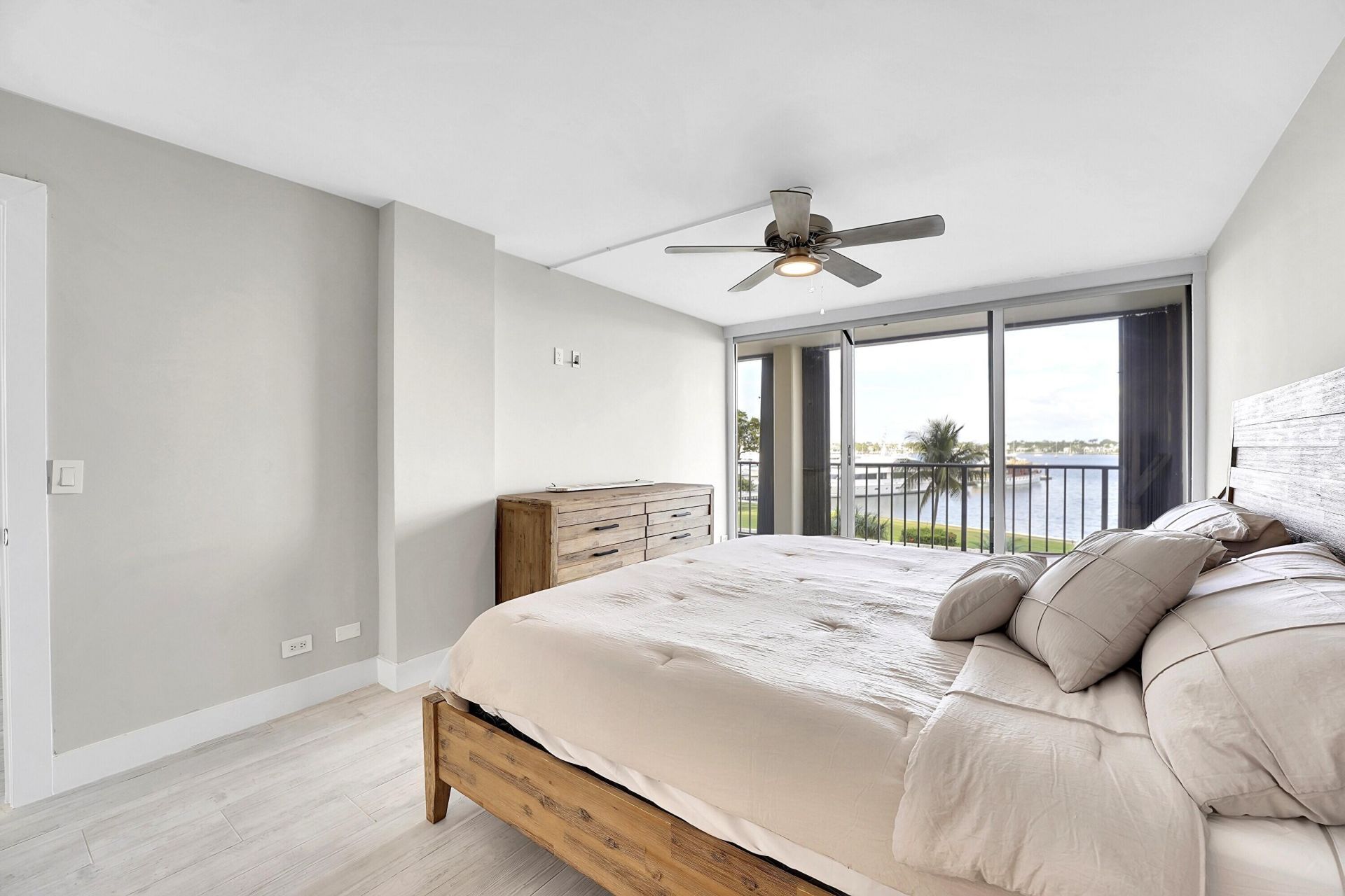 134 Lakeshore Drive, Unit 316, North Palm Beach, FL 33408 Photo