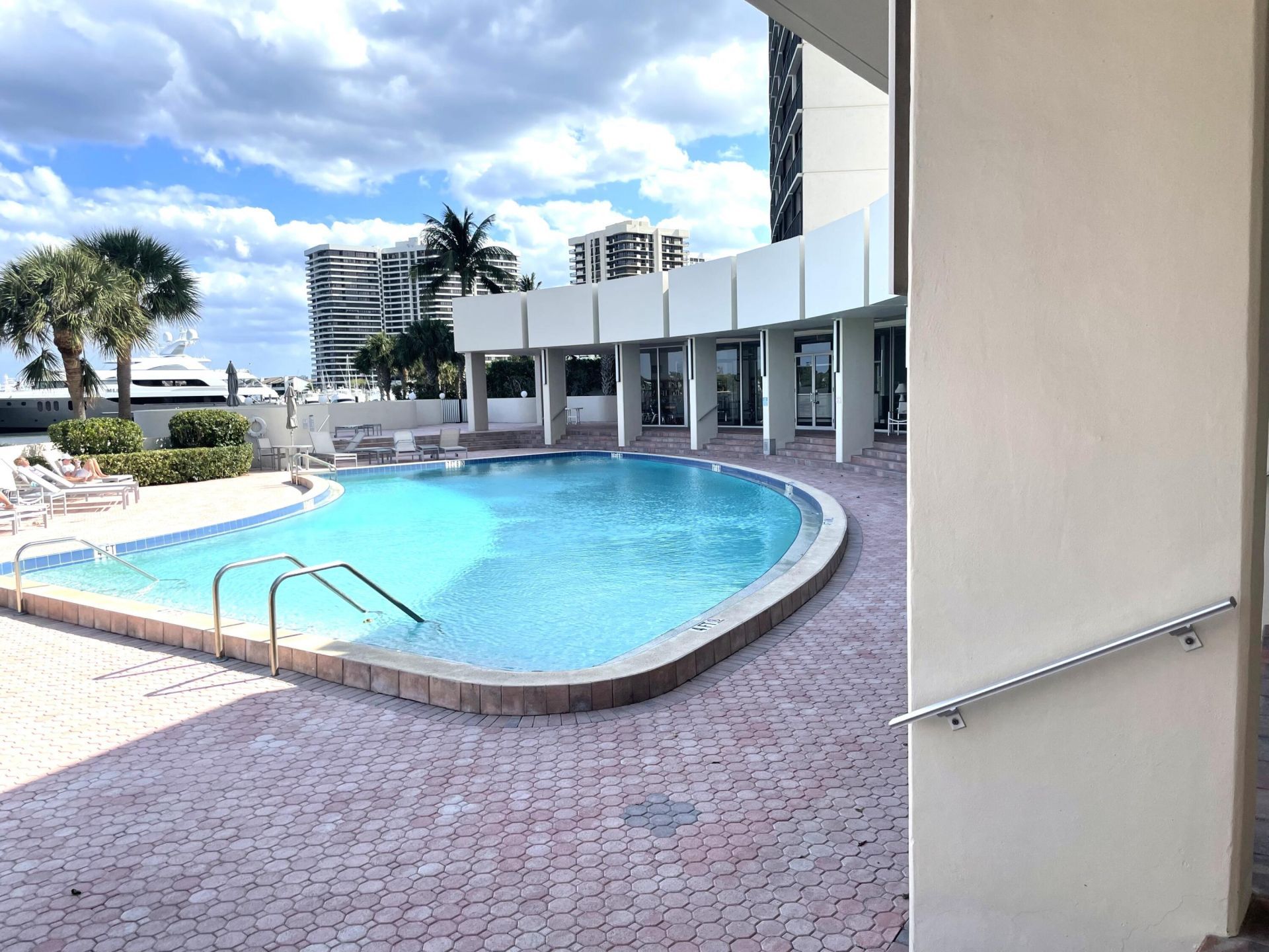 134 Lakeshore Drive, Unit 316, North Palm Beach, FL 33408 Photo