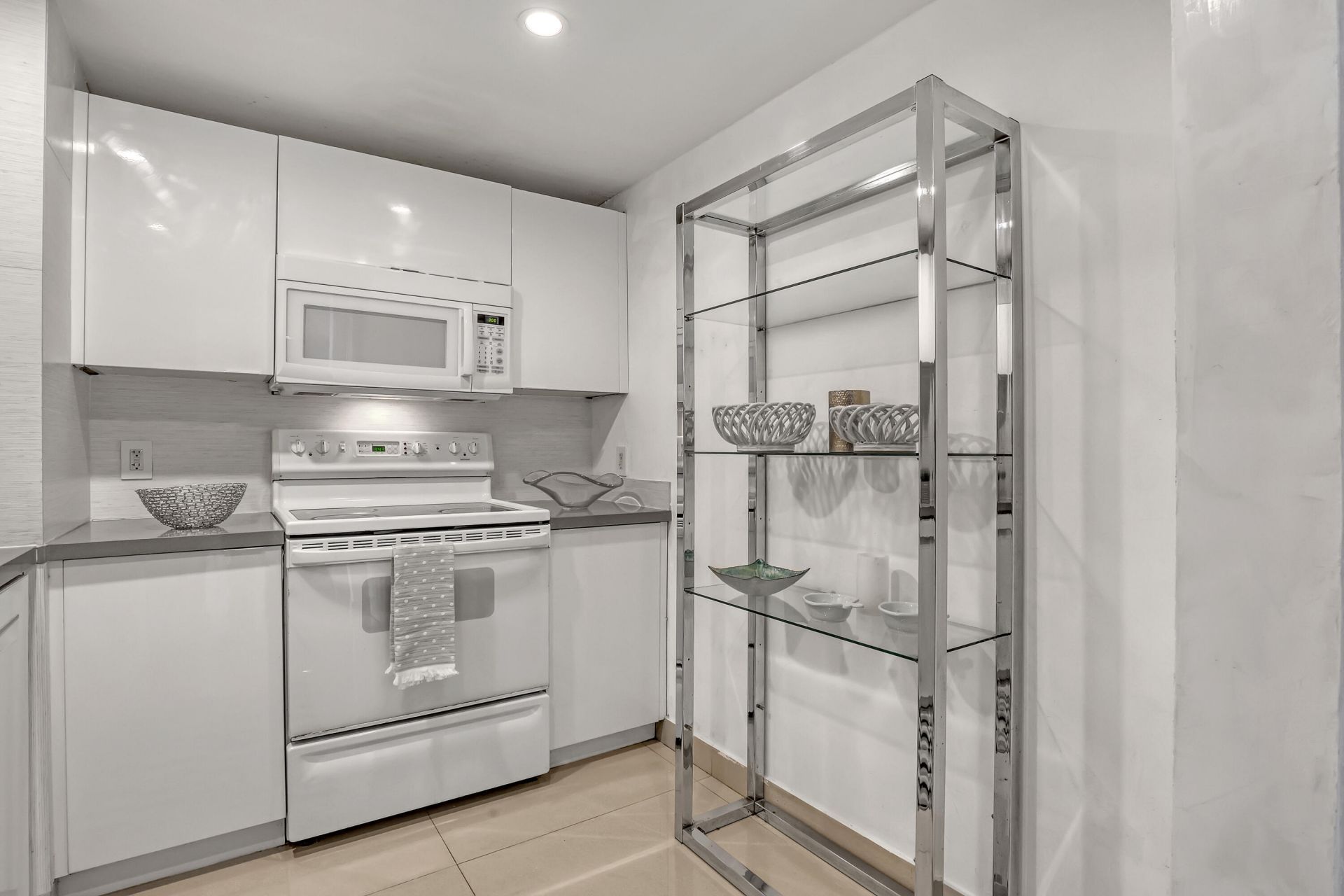 5600 N Flagler Drive, Unit 1510, West Palm Beach, FL 33407 Photo