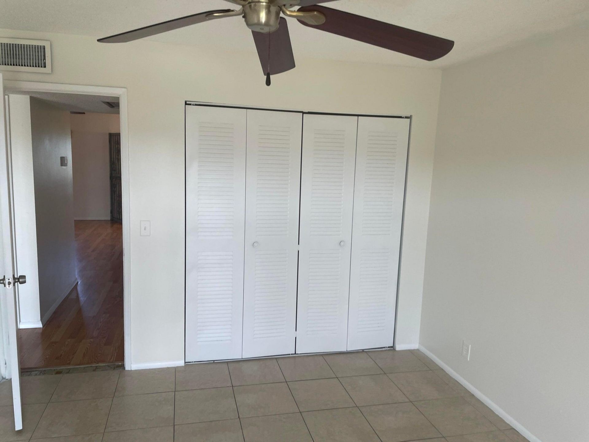 100 Village Green Circle E, Unit 312, Palm Springs, FL 33461 Photo