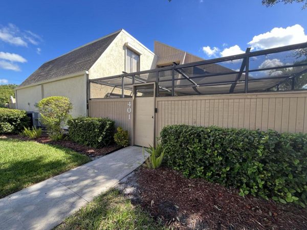1100 SE Mitchell Avenue, Unit 401, Port Saint Lucie, FL 34952