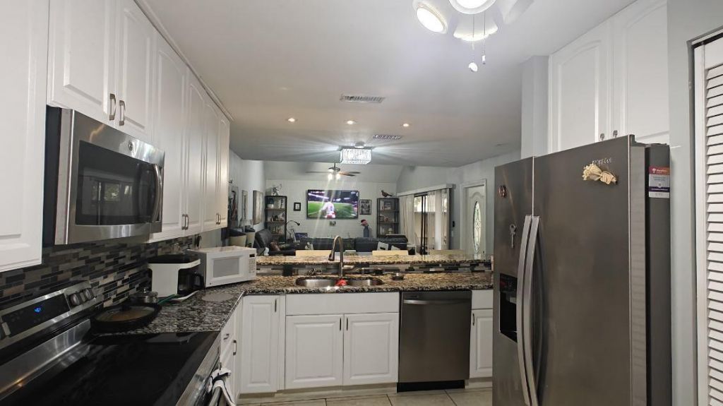 1100 SE Mitchell Avenue, Unit 401, Port Saint Lucie, FL 34952 Photo