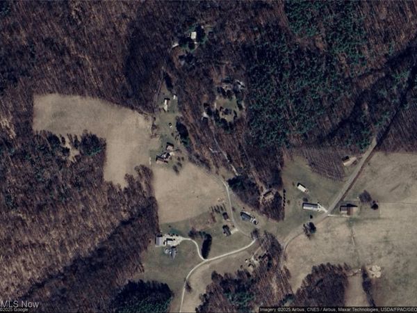 Deer Road SW, Bowerston, OH 44695