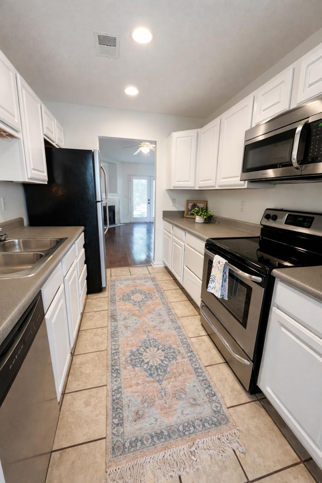 1527 Blaze Lane Photo 10