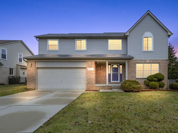 53111 Pine Creek Drive, Chesterfield, MI 48047