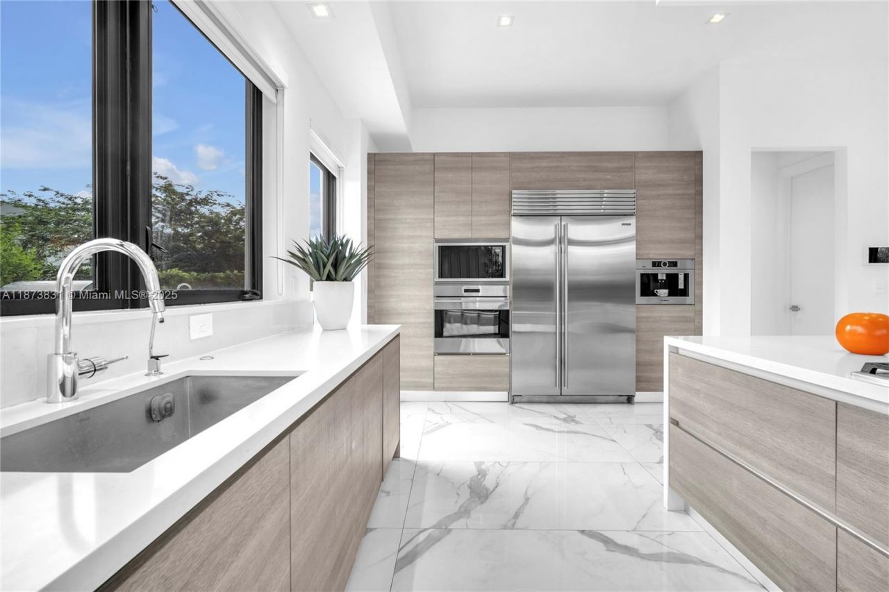 16572 S Botaniko Dr S, Weston, FL 33326 Photo