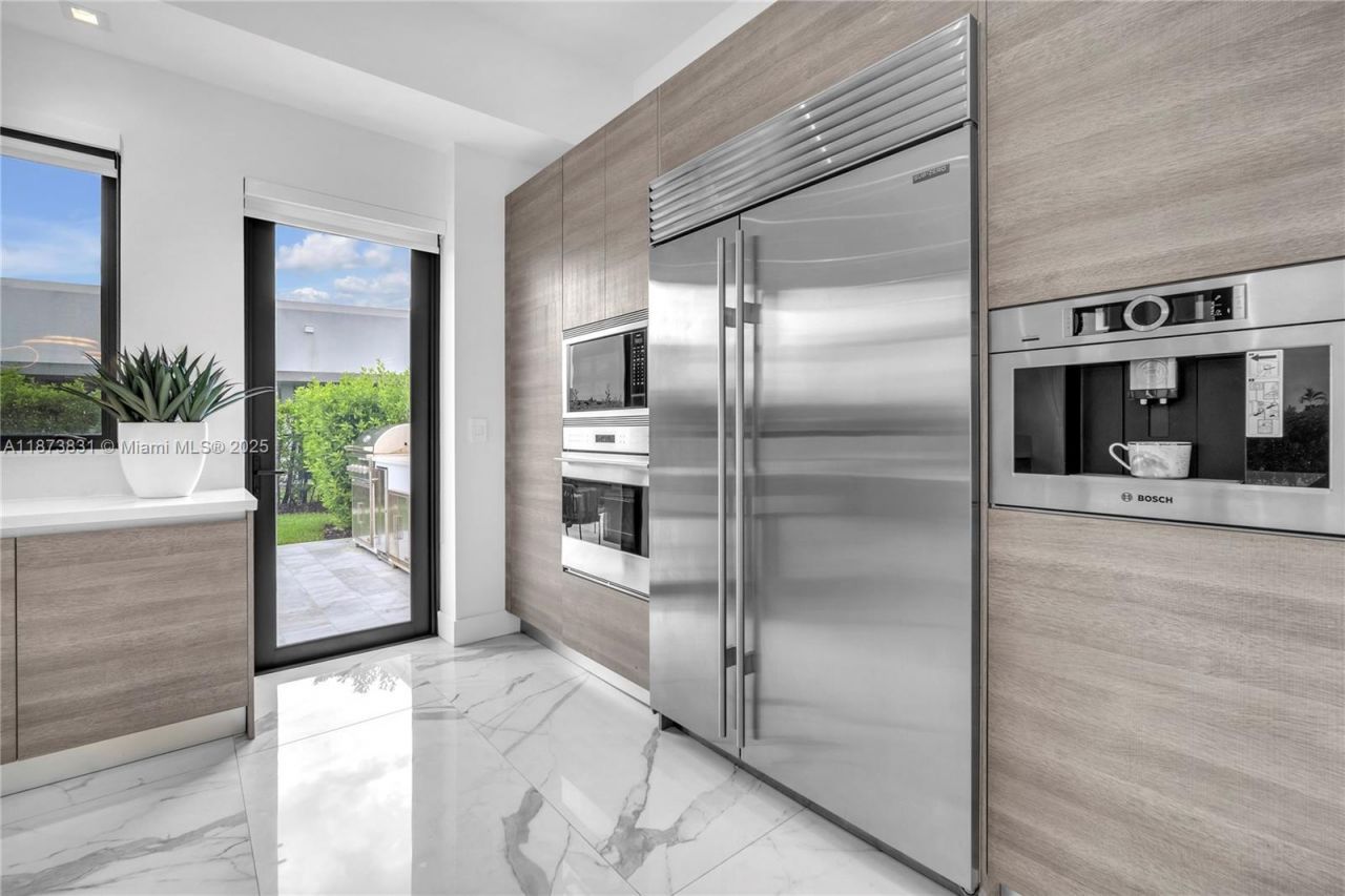 16572 S Botaniko Dr S, Weston, FL 33326 Photo