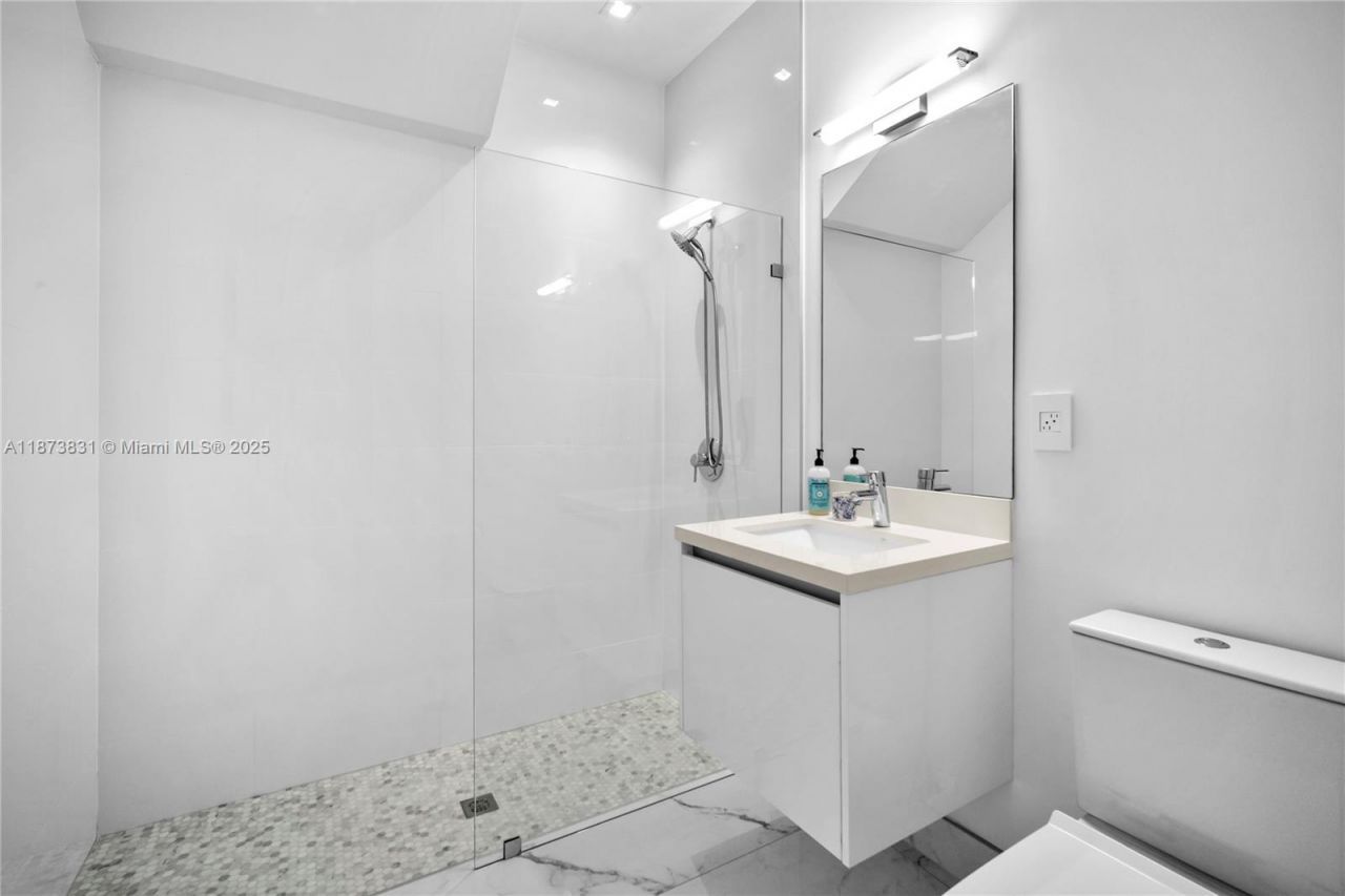 16572 S Botaniko Dr S, Weston, FL 33326 Photo