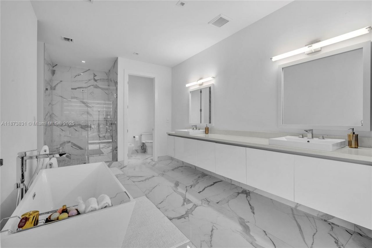 16572 S Botaniko Dr S, Weston, FL 33326 Photo