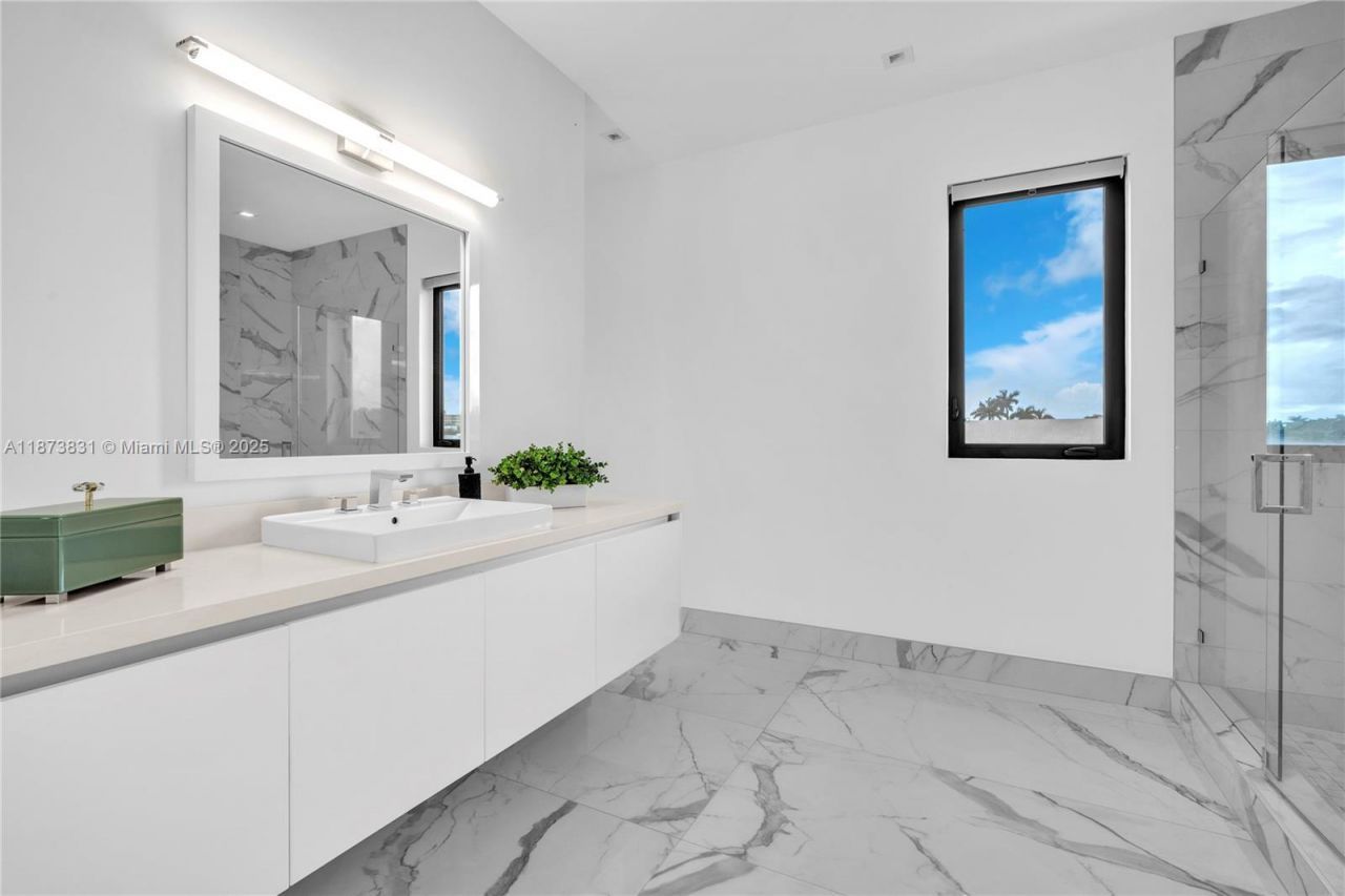 16572 S Botaniko Dr S, Weston, FL 33326 Photo