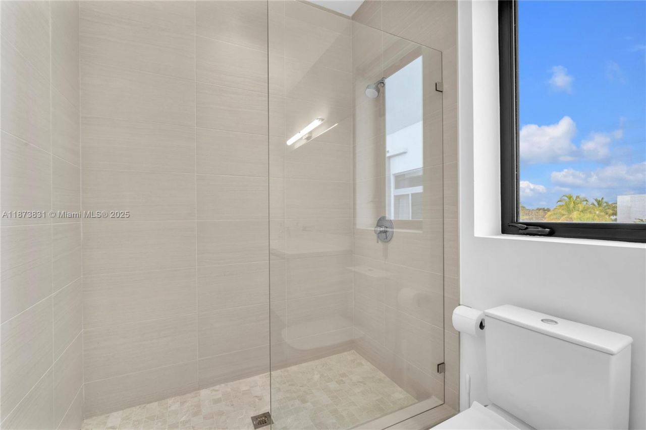 16572 S Botaniko Dr S, Weston, FL 33326 Photo