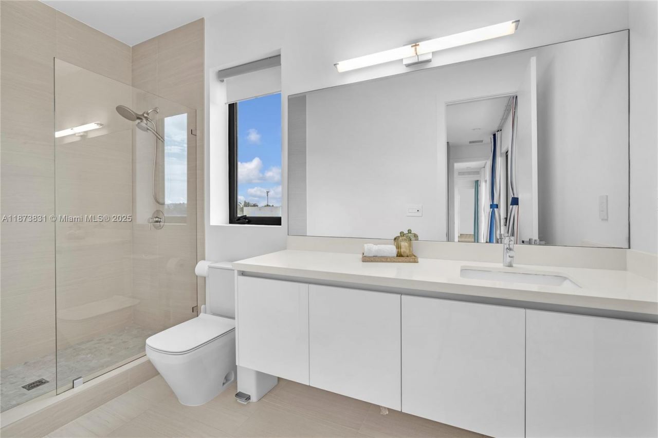 16572 S Botaniko Dr S, Weston, FL 33326 Photo