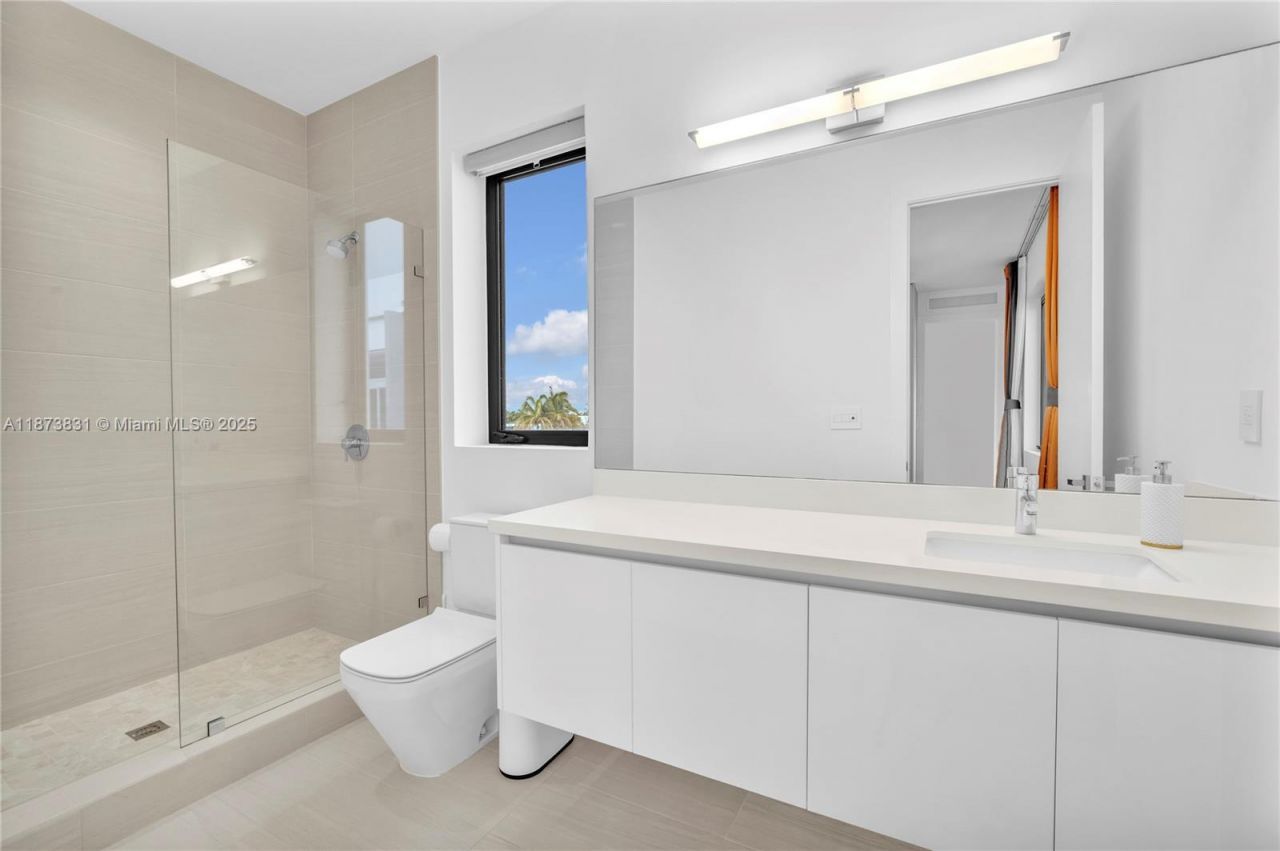 16572 S Botaniko Dr S, Weston, FL 33326 Photo