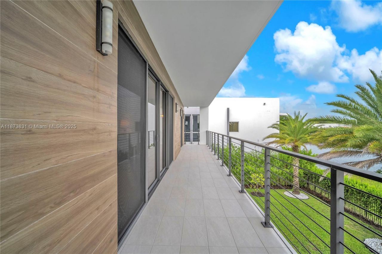 16572 S Botaniko Dr S, Weston, FL 33326 Photo