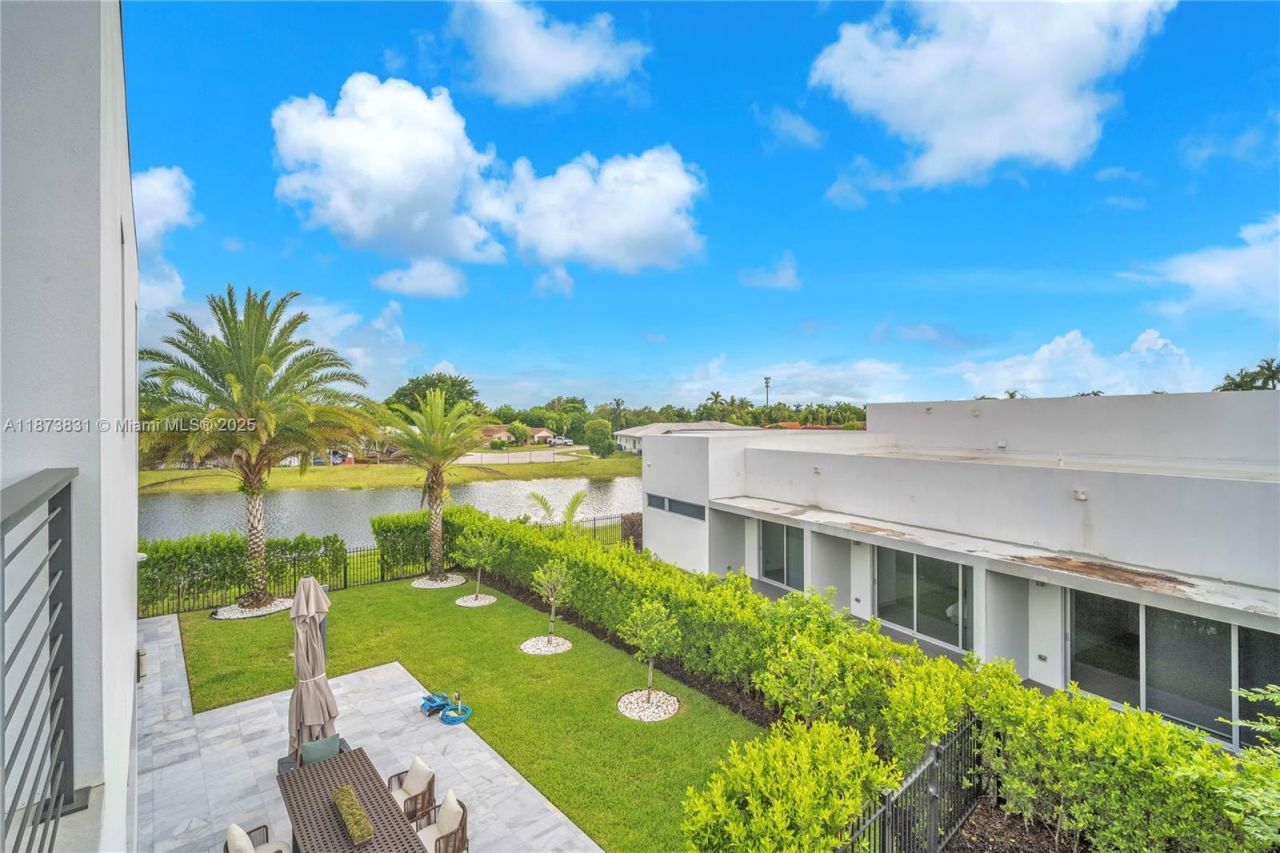 16572 S Botaniko Dr S, Weston, FL 33326 Photo