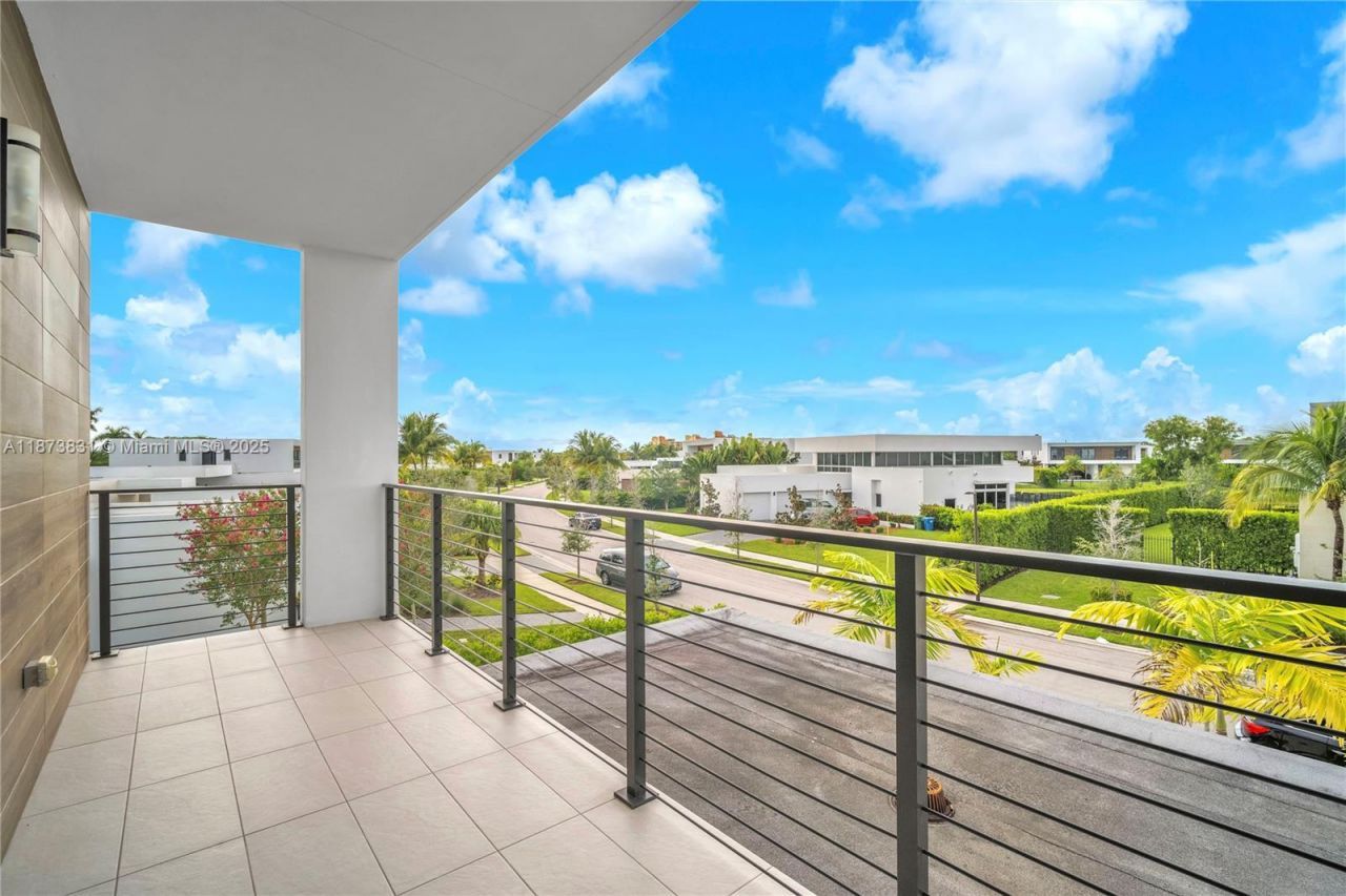 16572 S Botaniko Dr S, Weston, FL 33326 Photo