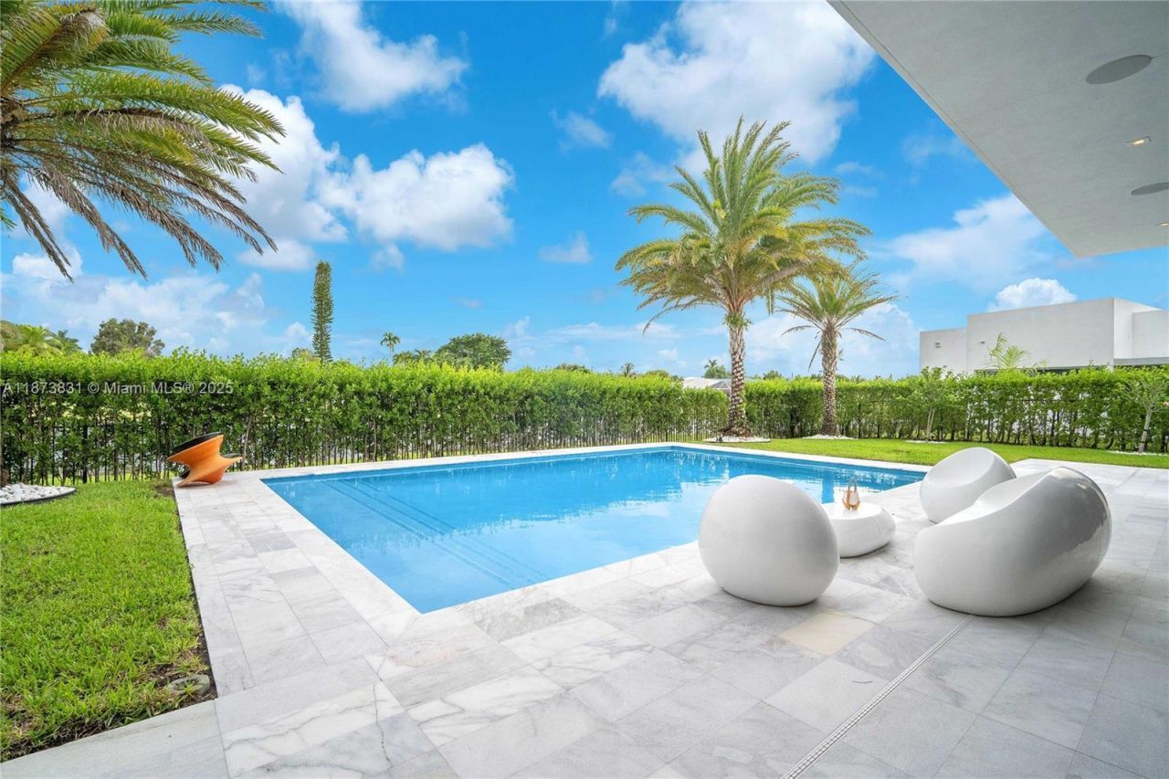 16572 S Botaniko Dr S, Weston, FL 33326 Photo