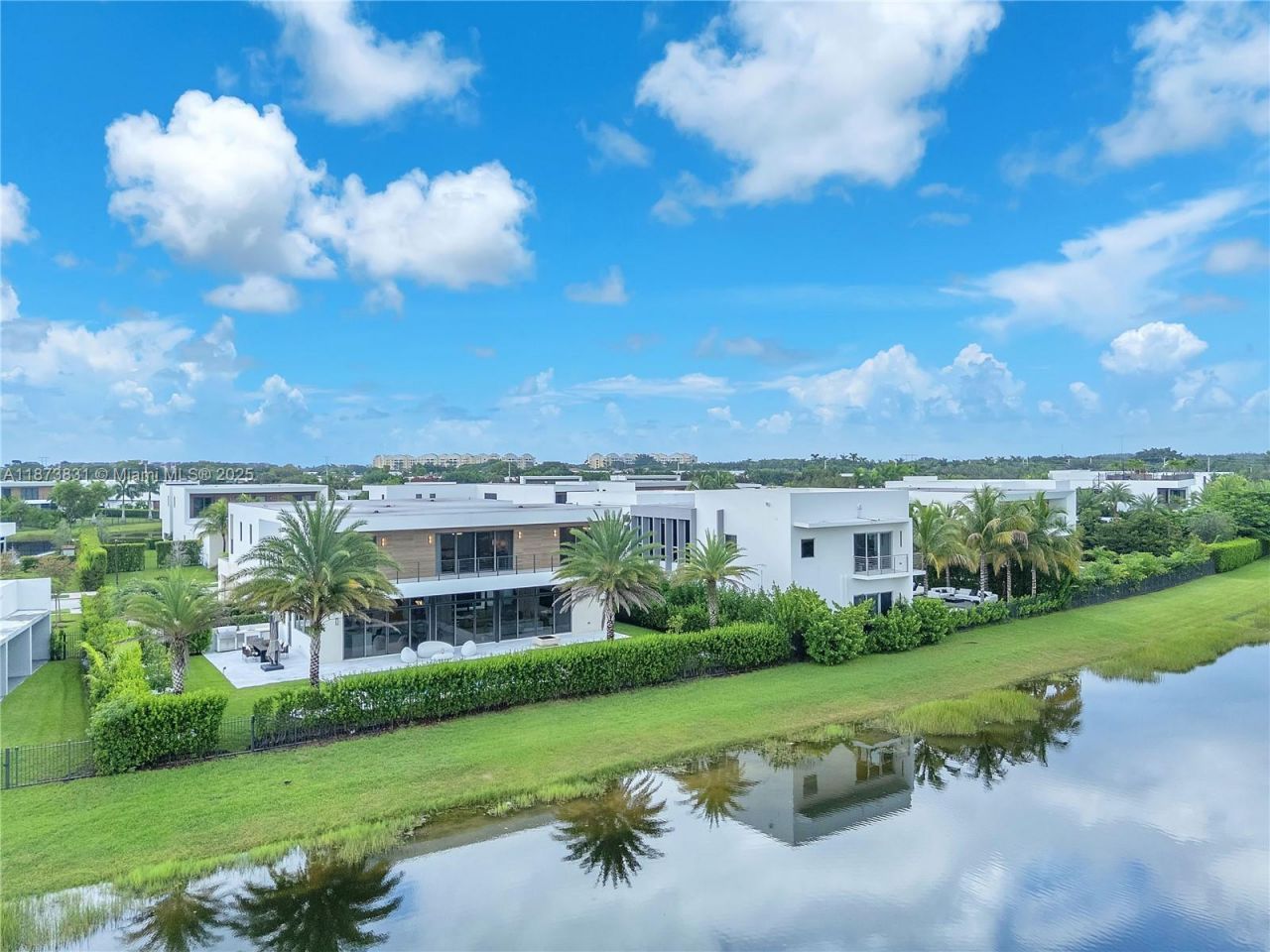 16572 S Botaniko Dr S, Weston, FL 33326 Photo